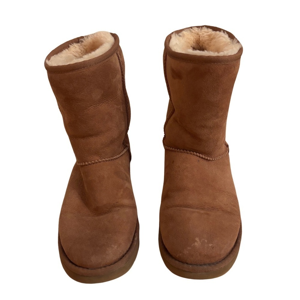 Ugg Classic Short in Chestnut Shearling-Lined Boots